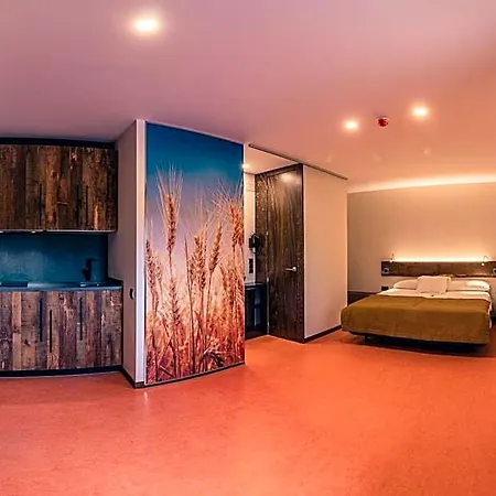 Y Estudios Dceres Hotel